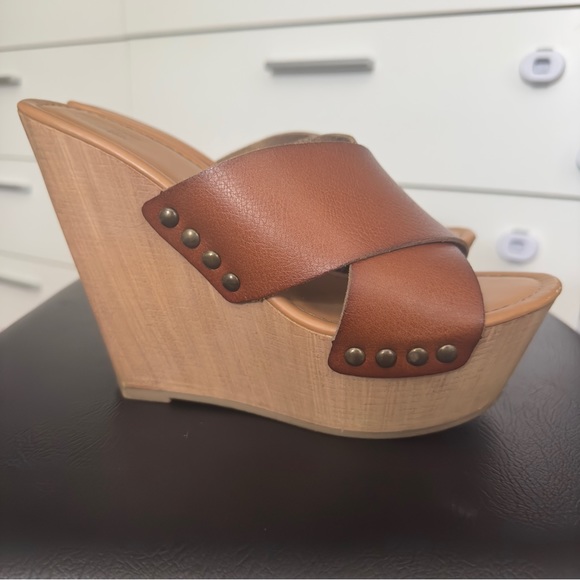 Women’s Brown Wedge Platform Heels Size 8 - Picture 1 of 6